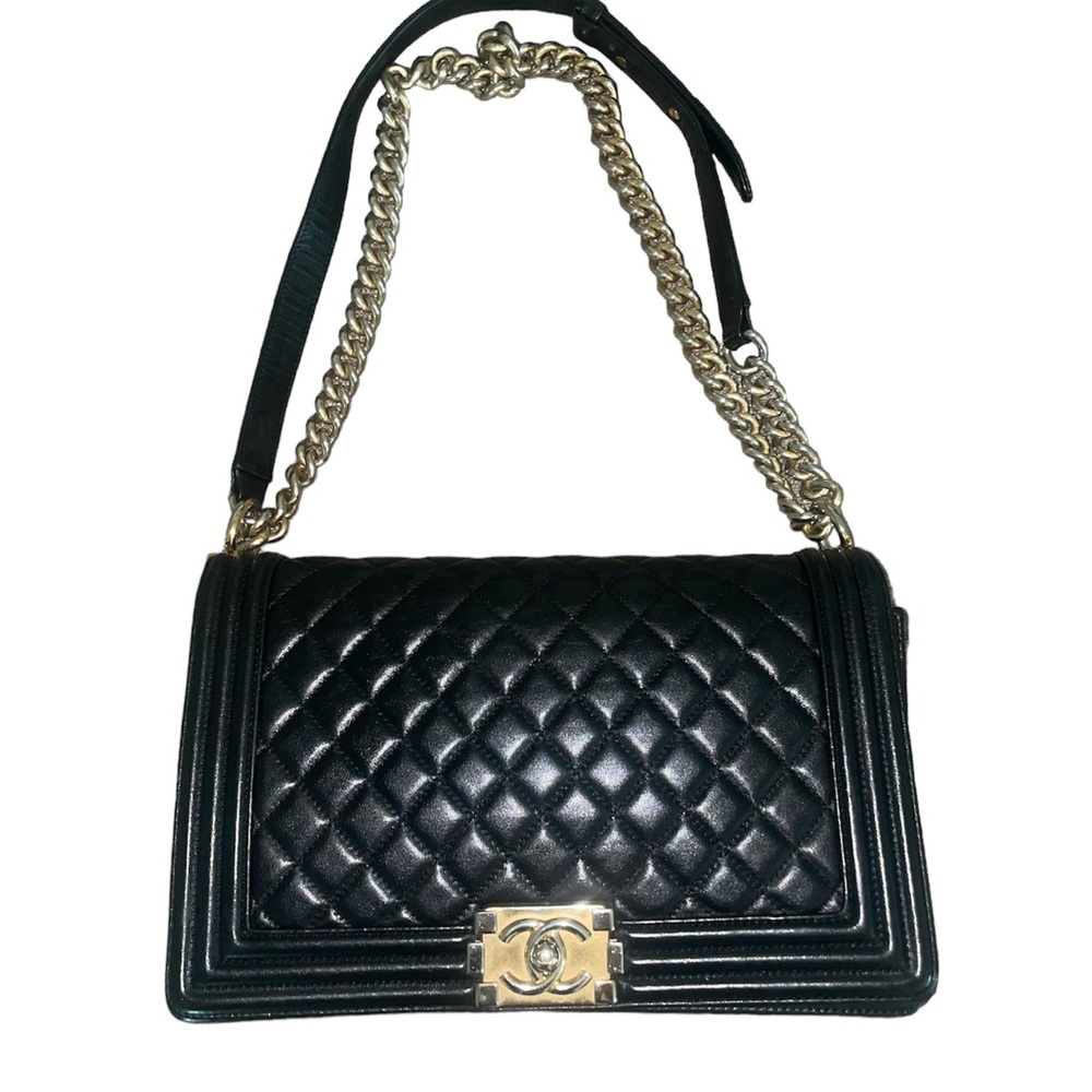 Caviar Quilted Medium Boy bag